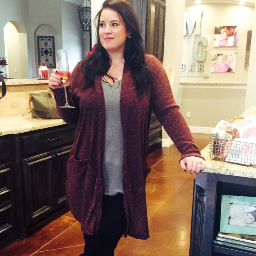 Plus size cardigan in burgundy